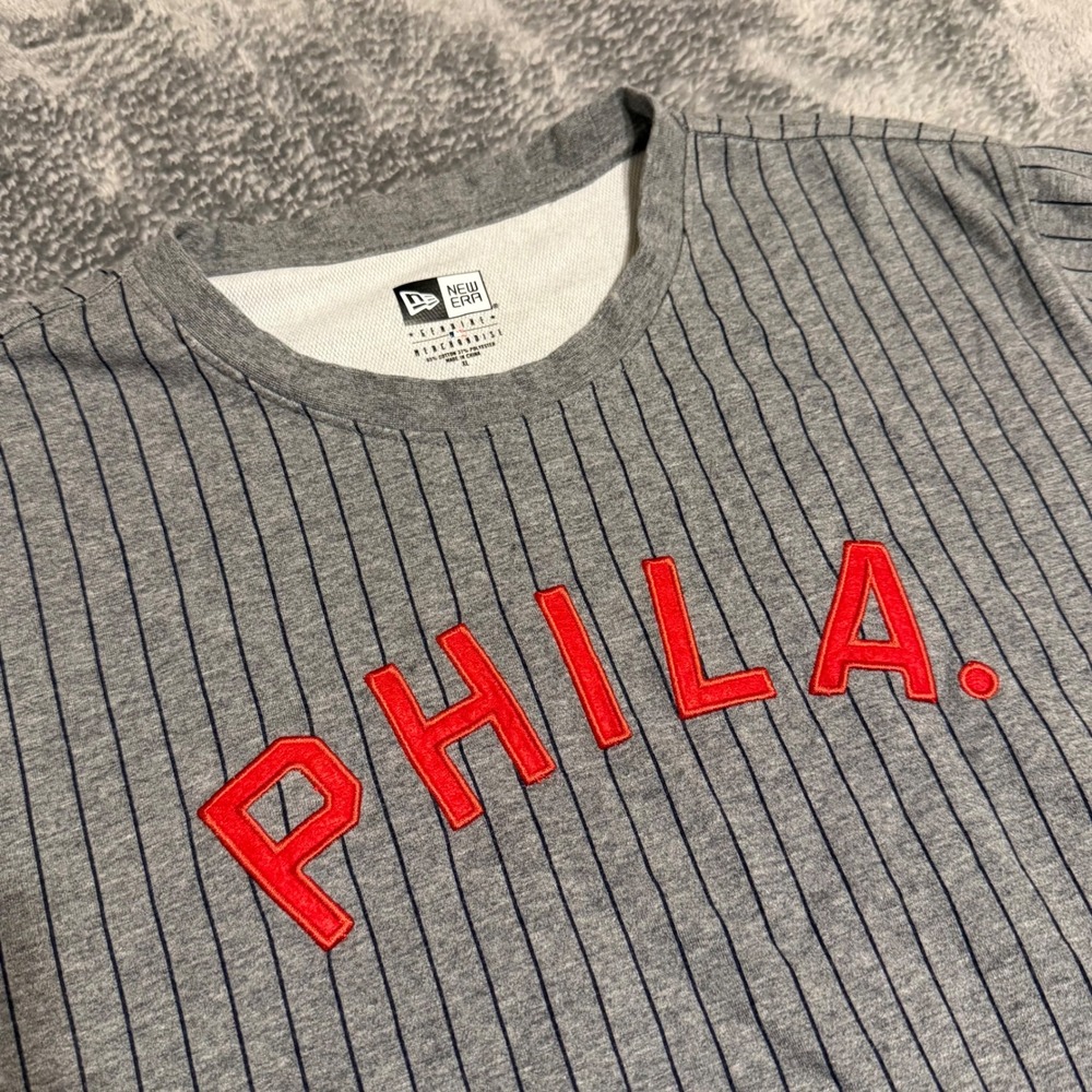 New Era Mens PHILADELPHIA Pinstripe Baseball Jersey T Shirt Gray Red‎ L